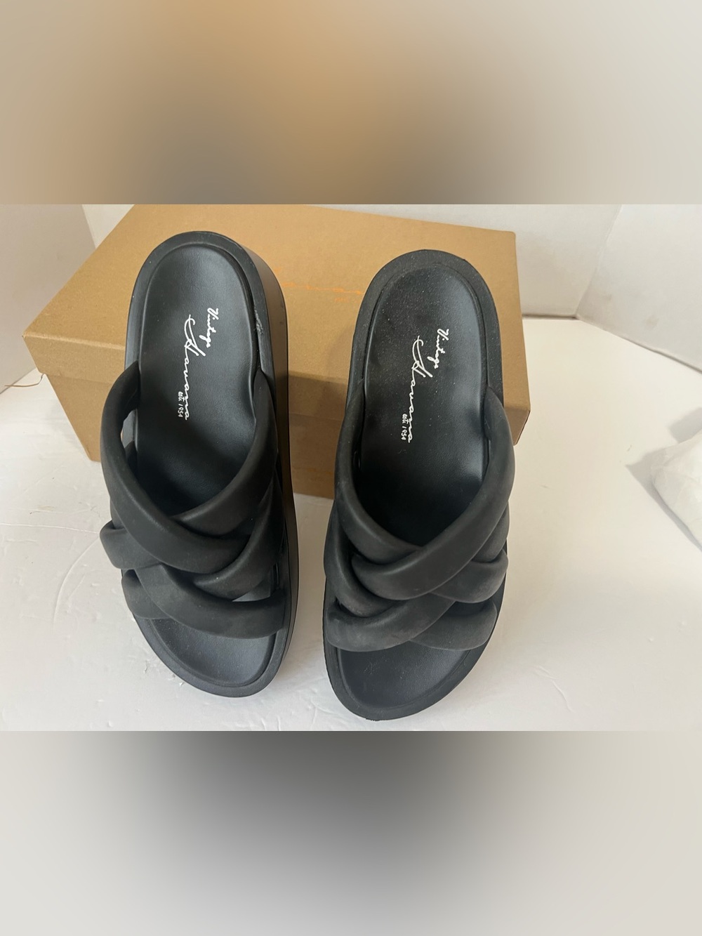 NIB Vintage Havana Ladies Shoes Size 7 Black Day Dream Slides Never worn
